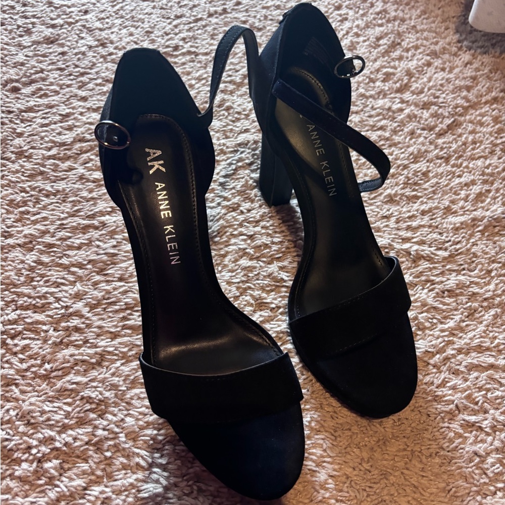 Anne Klein Black Ankle Strap Dress Heels Women's Size 10